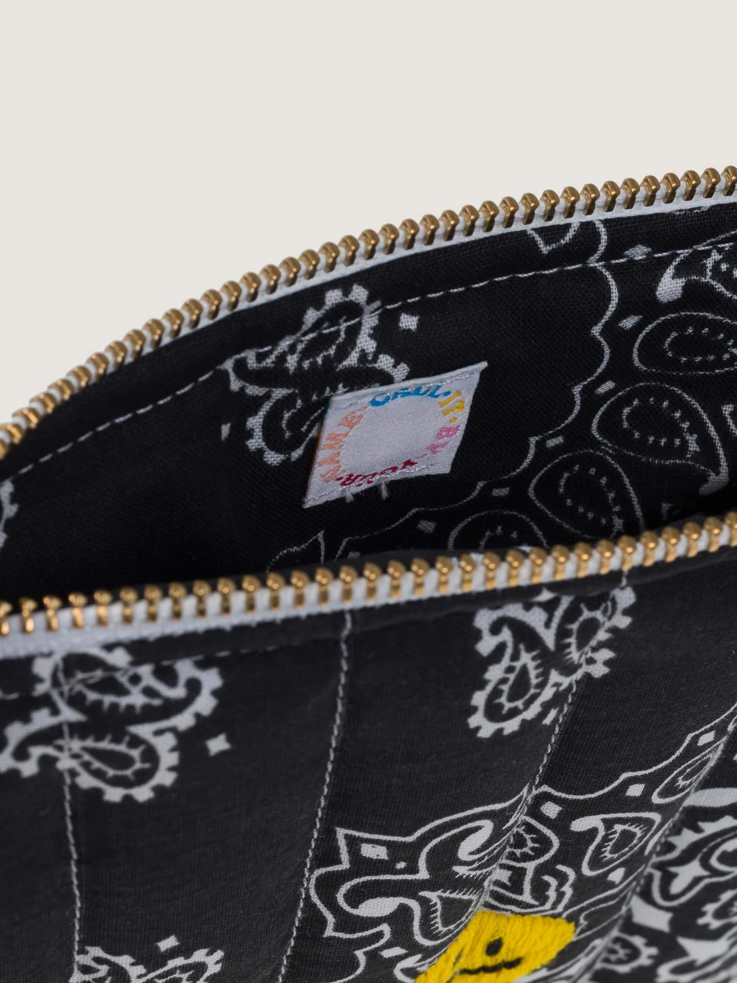 Mini Pochette Zippée Matelassée - HAPPY FACE - All Black - Image 5