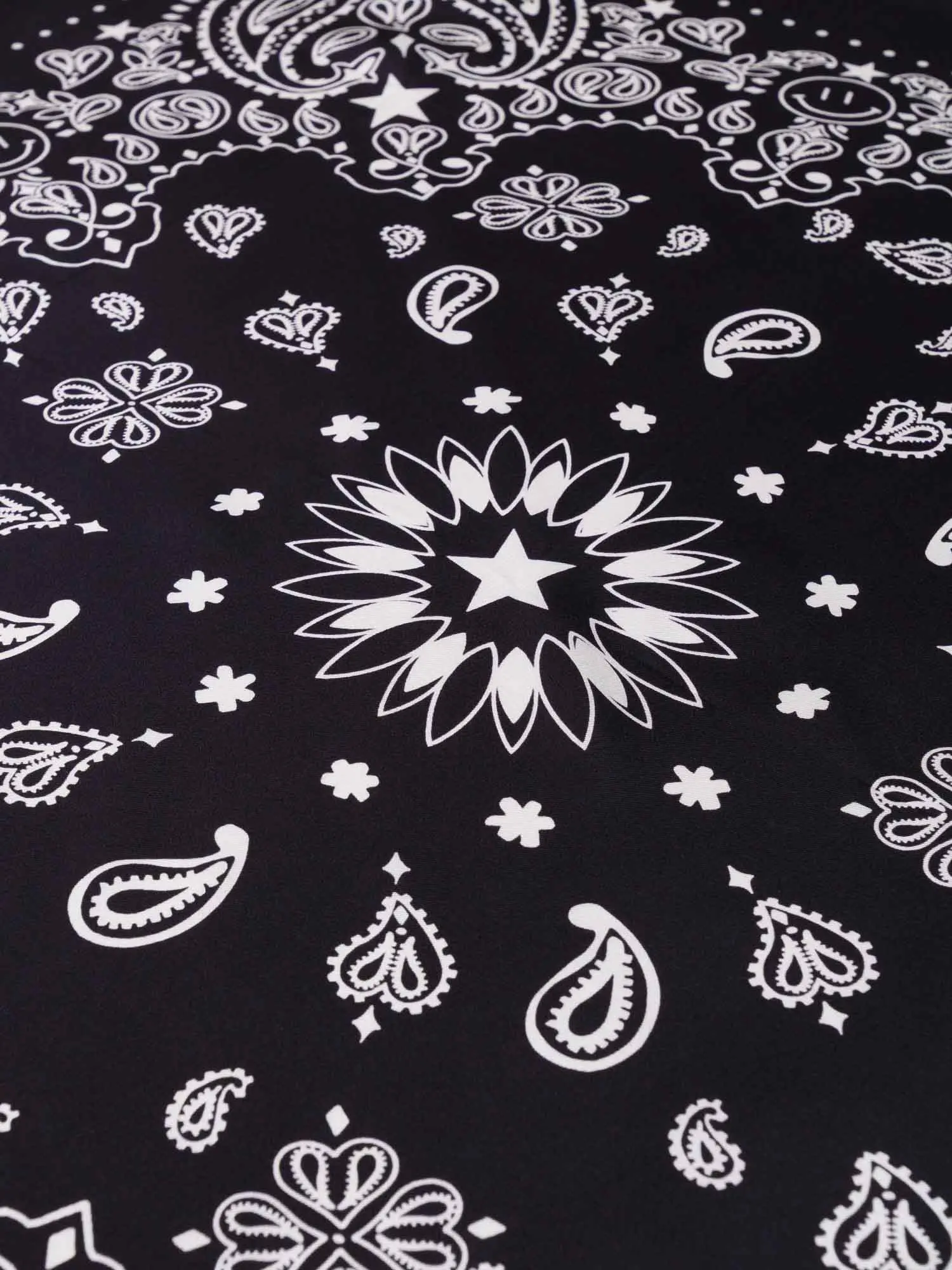 Bandana en Soie - STAR - BLACK - Grand Modèle - Image 4